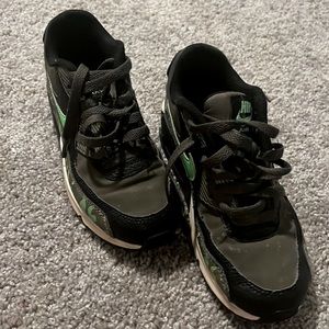 I’m selling my Nike air maxes had them for about 5 months practically brand new